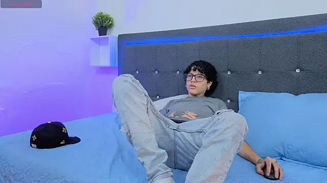 Ale cuzz online show from February 14, 2026, 2:06 pm