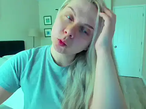 Snapshot of i_love_iva chatting on February 17, 2026, 10:40 pm i love iva online show from February 17, 2026, 10:40 pm