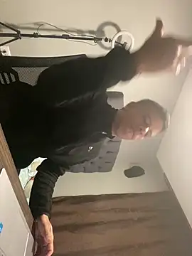 WILD BIGCOCK35 online show from February 24, 2026, 11:38 pm