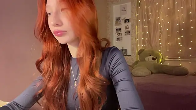 stella foxi online show from February 16, 2026, 4:38 pm