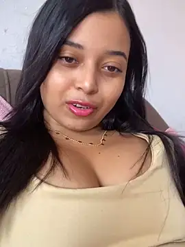 Snapshot of Emmily_hott chatting on June 3, 2026, 5:39 pm Emmily hott online show from June 3, 2026, 5:39 pm