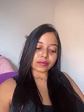 Snapshot of Emmily_hott chatting on June 3, 2026, 11:22 am Emmily hott online show from June 3, 2026, 11:22 am
