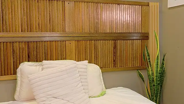 kaiawhite online show from July 12, 2026, 12:33 am