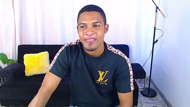 MaxCum18  online show from February 17, 2026, 1:30 pm