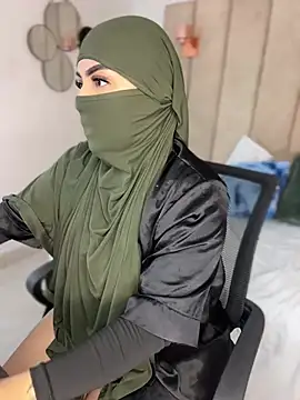 rashaaa  online show from February 13, 2026, 7:03 pm