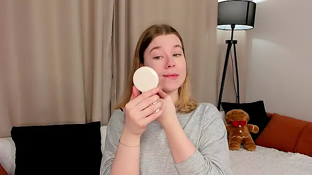 MaraaSwan online show from April 14, 2026, 2:16 am