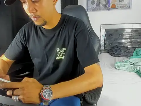 Snapshot of badboy_master chatting on February 15, 2026, 10:30 pm badboy master online show from February 15, 2026, 10:30 pm