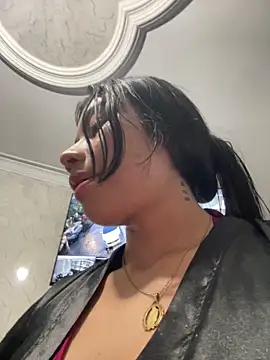 eimmy  skinny online show from May 13, 2026, 11:01 pm