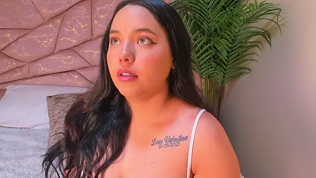 Snapshot of melanie_velle chatting on February 19, 2026, 3:03 am melanie velle online show from February 19, 2026, 3:03 am