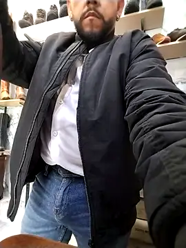 King bear 25 online show from March 11, 2026, 7:08 pm