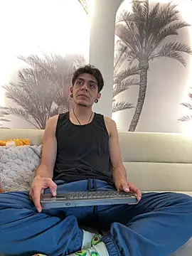 abrilandjulian online show from April 9, 2026, 11:49 am