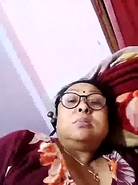 Hot-Mou11 online show from March 23, 2026, 1:44 pm