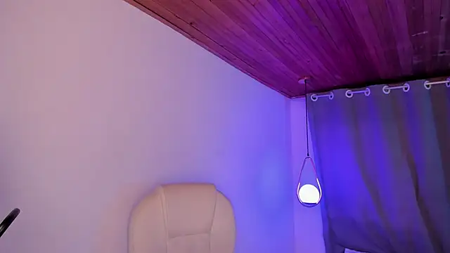 Irisbeel online show from March 9, 2026, 5:11 am