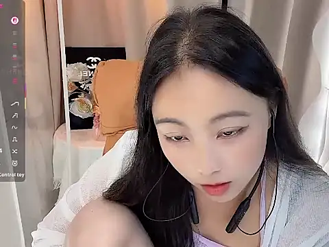 Lydia-668 online show from February 13, 2026, 1:33 pm