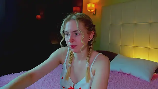 Linda  Bloom online show from April 10, 2026, 1:12 am