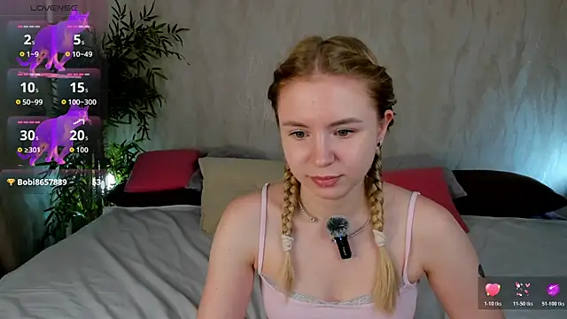 Snapshot of Linda__Bloom chatting on July 2, 2026, 3:23 am Linda Bloom online show from July 2, 2026, 3:23 am