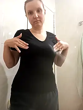 SusanGold9211 online show from March 3, 2026, 10:44 am