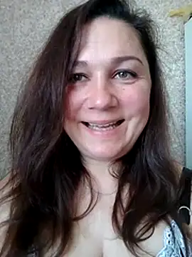 Snapshot of Susan8421 chatting on May 5, 2026, 7:55 am Susan8421 online show from May 5, 2026, 7:55 am