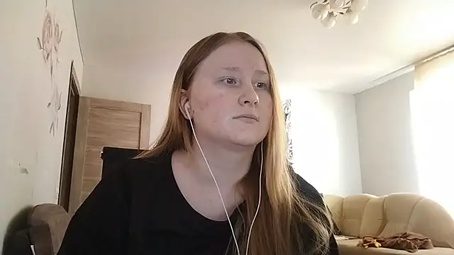 AnikaLipps online show from April 20, 2026, 10:51 am