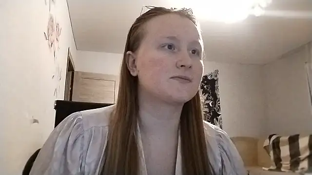 AnikaLipps online show from June 4, 2026, 9:52 pm