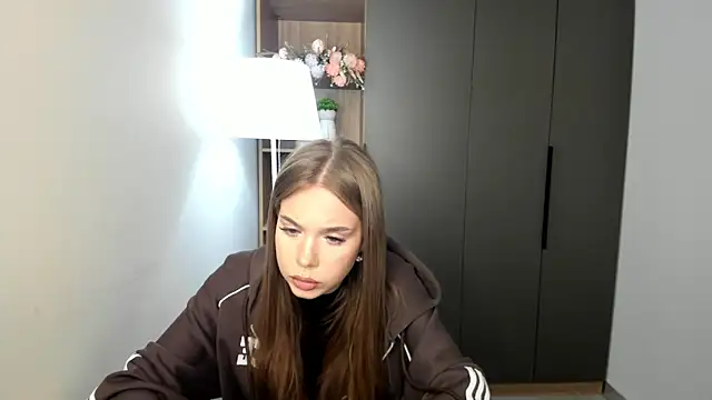 TishShazier online show from February 15, 2026, 9:19 am