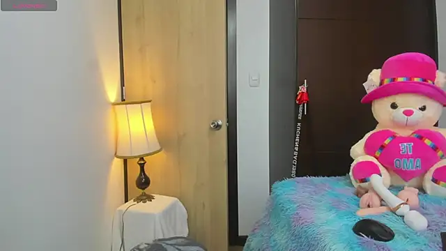 alisoondrean  online show from February 20, 2026, 12:51 pm