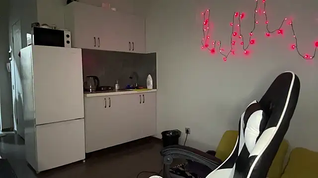 YettaUrive online show from February 23, 2026, 5:57 pm