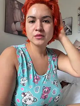 Snapshot of violet-grey chatting on June 18, 2026, 3:39 pm violet-grey online show from June 18, 2026, 3:39 pm