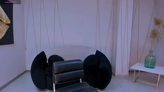 CarolineEvans x online show from February 20, 2026, 4:31 am