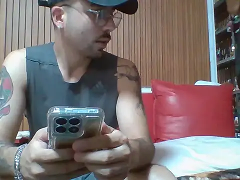 Karamel444 online show from March 4, 2026, 11:01 pm