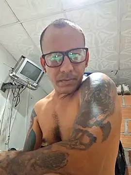 Snapshot of VictorAlvarez2026 chatting on February 25, 2026, 5:24 pm VictorAlvarez2026 online show from February 25, 2026, 5:24 pm