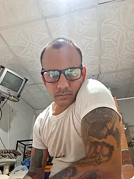 Snapshot of VictorAlvarez2026 chatting on February 28, 2026, 8:19 pm VictorAlvarez2026 online show from February 28, 2026, 8:19 pm