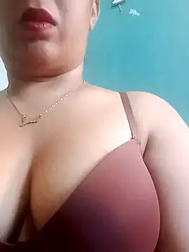 jexsicaa online show from February 14, 2026, 3:23 pm