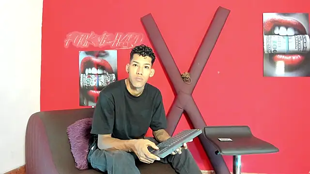 GREEN BOYS online show from March 4, 2026, 7:27 am