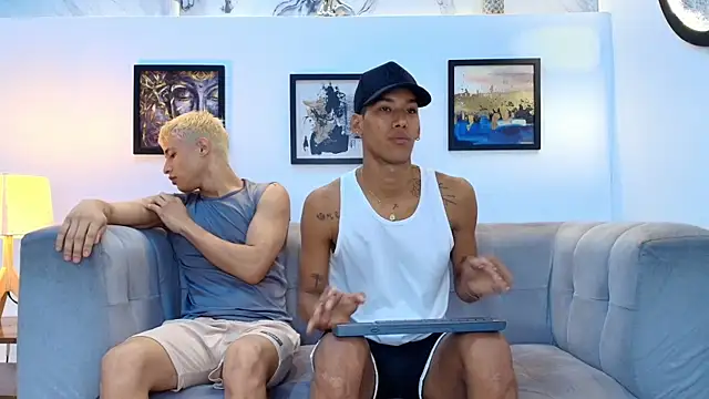 GREEN BOYS online show from March 21, 2026, 1:18 am