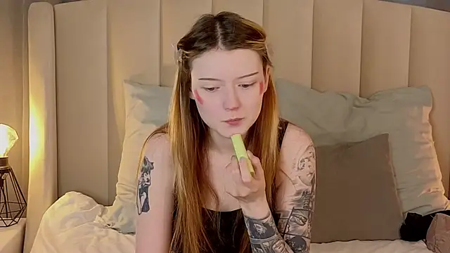 AlyssFrost online show from May 2, 2026, 3:12 am
