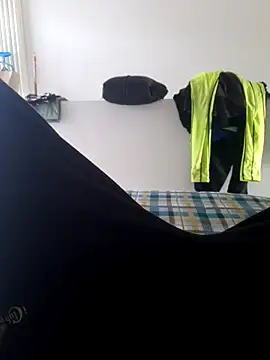 isuru lakshan online show from March 3, 2026, 9:16 am