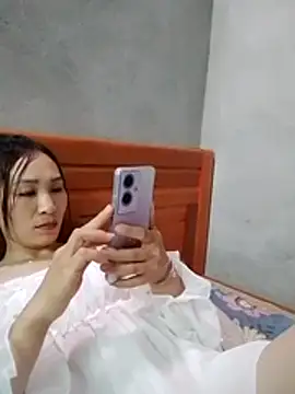 Thobaby112 online show from May 18, 2026, 4:07 am