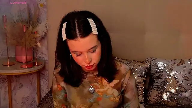 Snapshot of LanaLedger chatting on July 28, 2026, 2:13 pm LanaLedger online show from July 28, 2026, 2:13 pm
