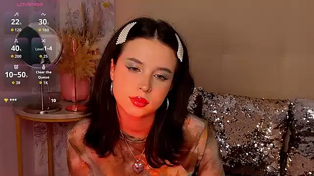 Snapshot of LanaLedger chatting on July 28, 2026, 6:20 pm LanaLedger online show from July 28, 2026, 6:20 pm