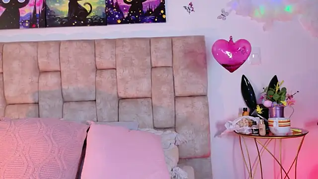 MiiaBlumm  online show from April 7, 2026, 5:37 pm