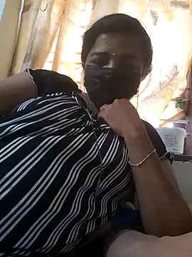 Snapshot of Tamil_Luckly_girl chatting on April 12, 2026, 9:45 am Tamil Luckly girl online show from April 12, 2026, 9:45 am