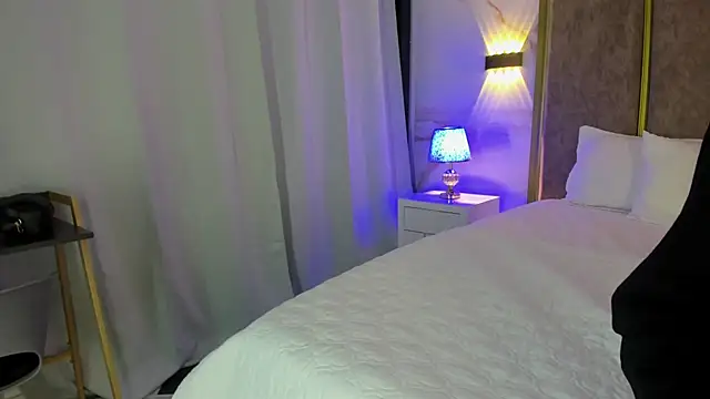 PerlaRogerss  online show from March 25, 2026, 10:47 am