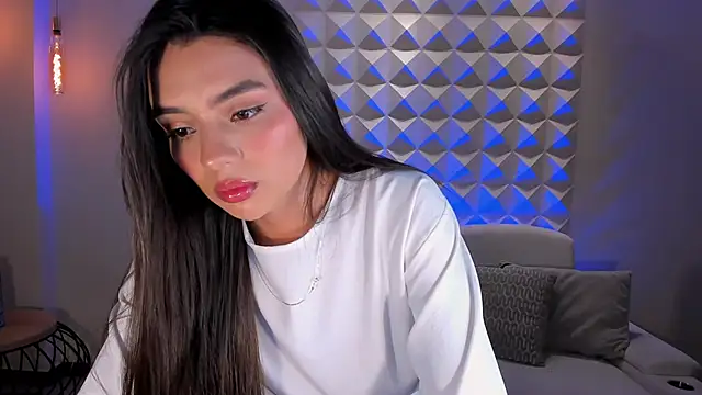 JulietteMoreau online show from March 16, 2026, 7:49 pm