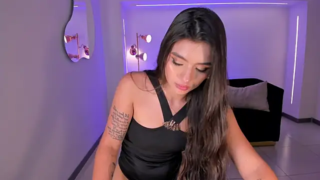 JulietteMoreau online show from February 27, 2026, 9:36 pm