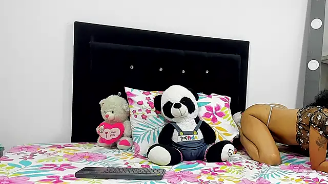 DanielaWane online show from February 26, 2026, 7:52 am