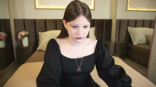Snapshot of LauraBev chatting on May 26, 2026, 2:48 pm LauraBev online show from May 26, 2026, 2:48 pm