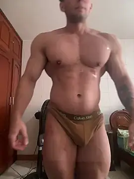 Valentinacouple online show from June 10, 2026, 4:41 pm