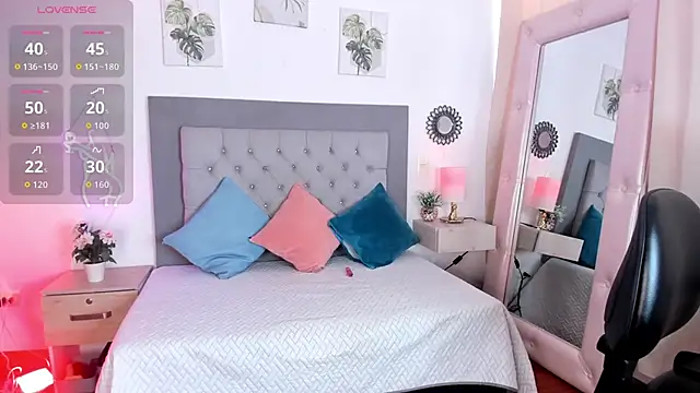 julietha Vega online show from June 9, 2026, 6:20 pm