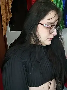 Snapshot of daphneev chatting on July 15, 2026, 1:23 am daphneev online show from July 15, 2026, 1:23 am